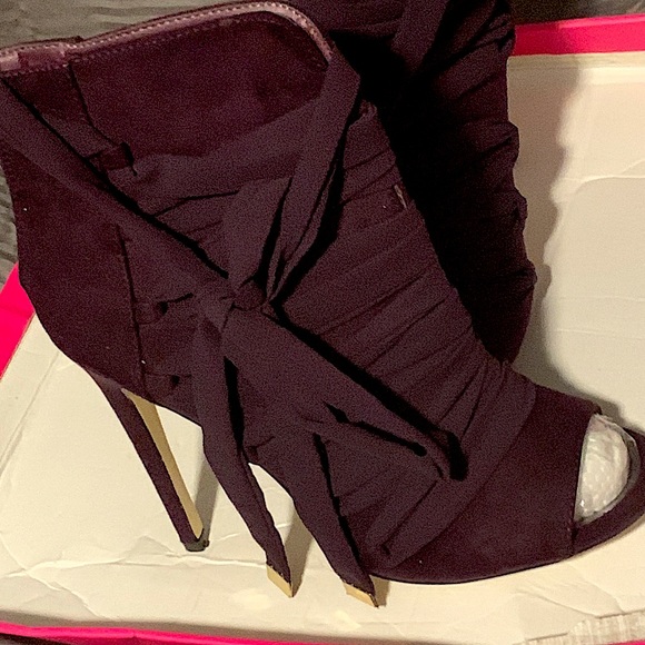 Purple high heels - Picture 1 of 2